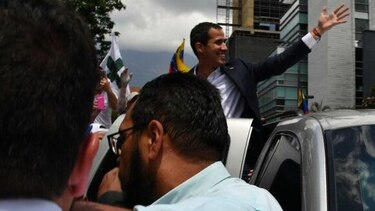 Juan Guaidó llega a Venezuela desafiando a Nicolás Maduro