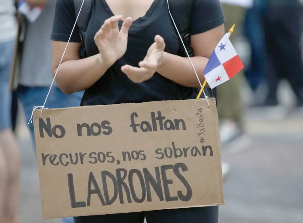 La ingenua que dibujó un país serio