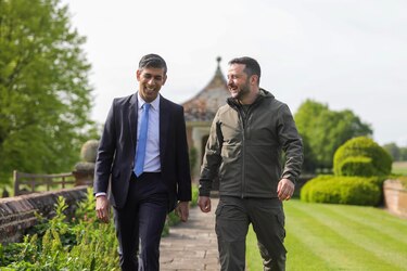 Zelenski llega a Londres y se reúne con el primer ministro Rishi Sunak