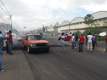 Colonenses piden mil 500 puestos de trabajo adicionales; Ejecutivo no permitirá más cierres de calles