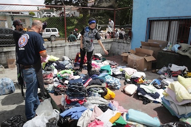 El rescatista mexicano de 80 años que atiende por tercera vez un desastre en Venezuela