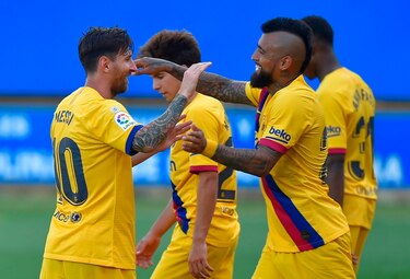 Barcelona se despide de la Liga española con intrascendente goleada ante el Alavés