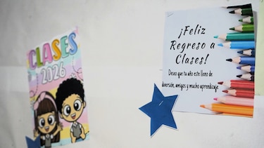 ‘Eran como mis hijos’: el duelo de una profesora que perdió a más de 200 alumnos en el doble terremoto de Venezuela