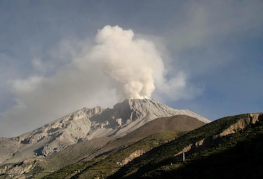 Perú eleva a ‘naranja’ el nivel de alerta por la actividad del volcán Ubinas