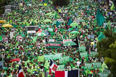 Miles de dominicanos exigen cárcel por sobornos de Odebrecht