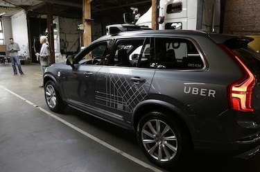 Uber arranca pruebas de taxis sin choferes en San Francisco; autos se manejan solos