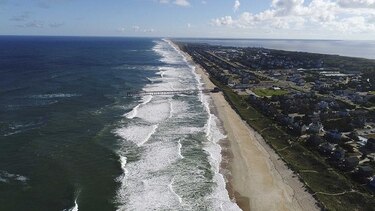 Costa este de Estados Unidos en alerta máxima por el huracán Florence