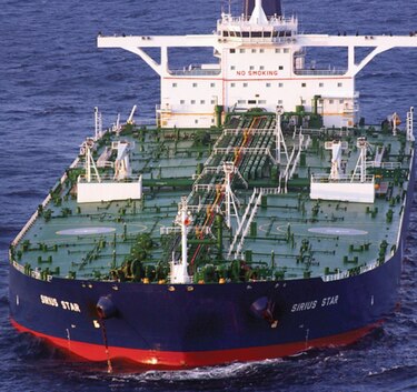 Subida del dólar hizo retroceder al petróleo