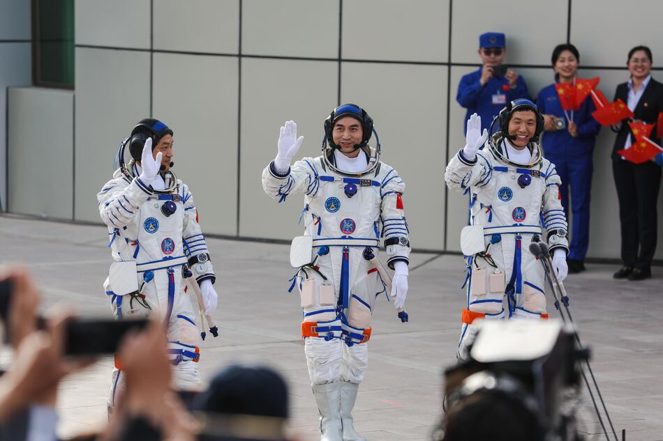 La misión china Shenzhou-18 despega con éxito a la estación espacial Tiangong