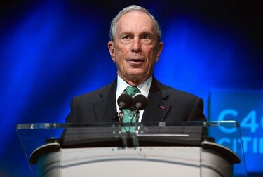 Bloomberg contempla postularse a la presidencia