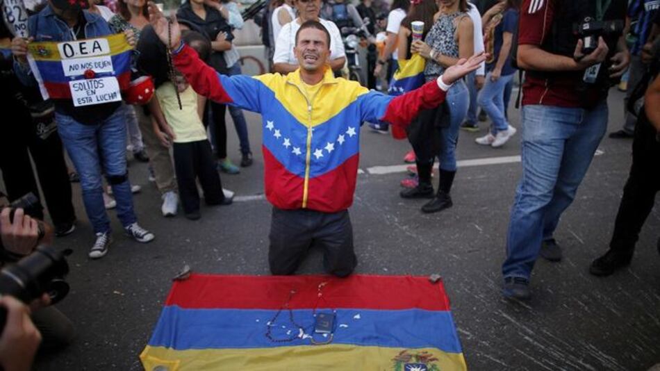 La vigilancia del poder, núcleo de la lucha política