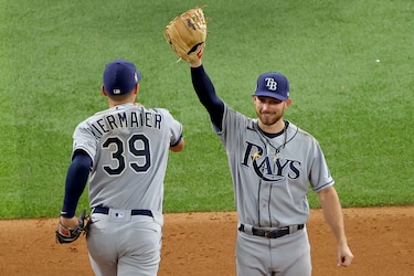 Jonrones de Lowe y pitcheo de Snell le dan triunfo a Rays sobre Dodgers