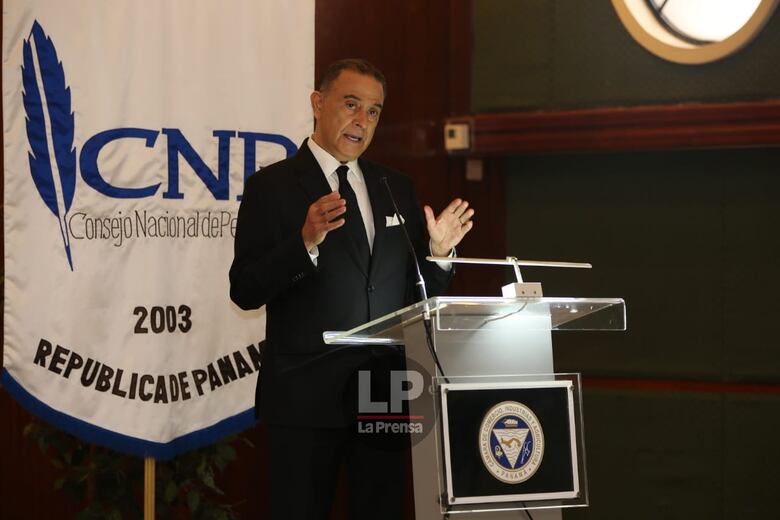 Guillermo Antonio Adames denuncia amenazas a periodistas e impunidad, en su toma posesión como presidente del CNP