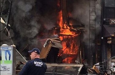 Gran incendio en edificio en Nueva York, un herido grave