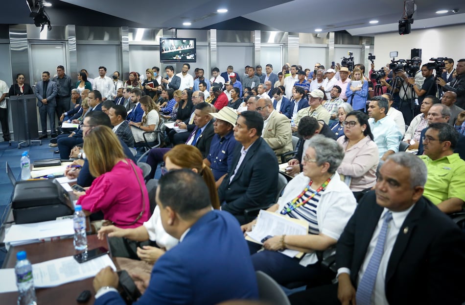 El lunes se retoma la discusión del contrato minero en la Asamblea