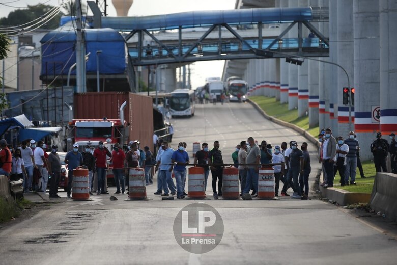 ATTT llega a un acuerdo con los taxistas; establecen nuevo plan de circulación