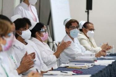 Enfermeras se preparan para la segunda fase de vacunación contra la Covid-19