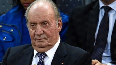 El rey Juan Carlos I anuncia su completo retiro de la vida pública