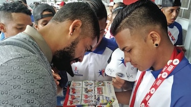 Selección nacional fue recibida por estudiantes de los Juegos Juveniles