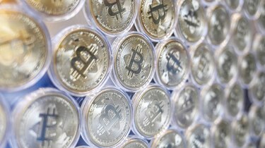 Bitcóin gana valor y se acerca a capitalización de grandes empresas