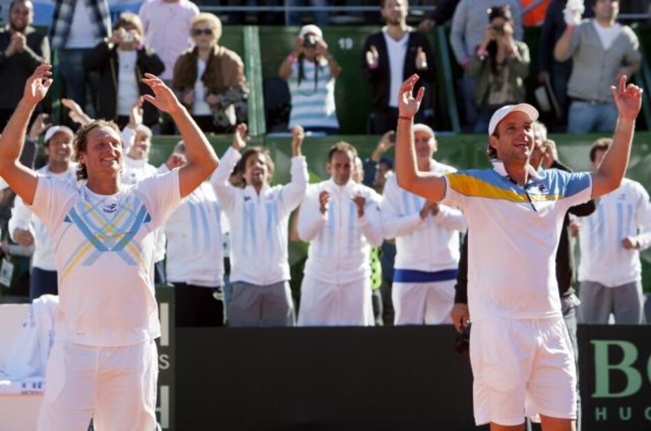 Argentina sorprende a Francia y toma ventaja en la Copa Davis