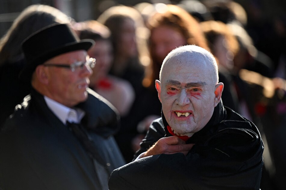 Fans de ‘Drácula’ baten récords de vampiros en el Reino Unido