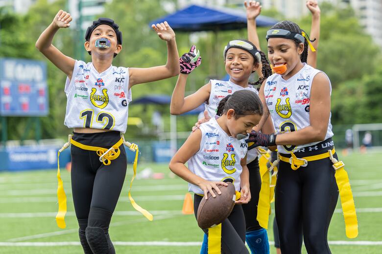 Owls, Kolts, Lions y Raiders mantienen paso firme en Kiwanis Football League