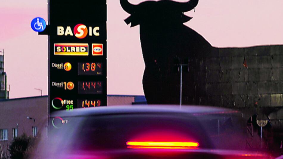 Petrolera Repsol prevé baja en sus beneficios