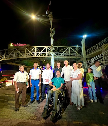 Vigilia rinde homenaje a los mártires del 9 de Enero