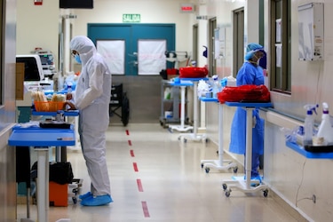 Cuatro médicos del Hospital Santo Tomás son contagiados de Covid-19 por pacientes asintomáticos