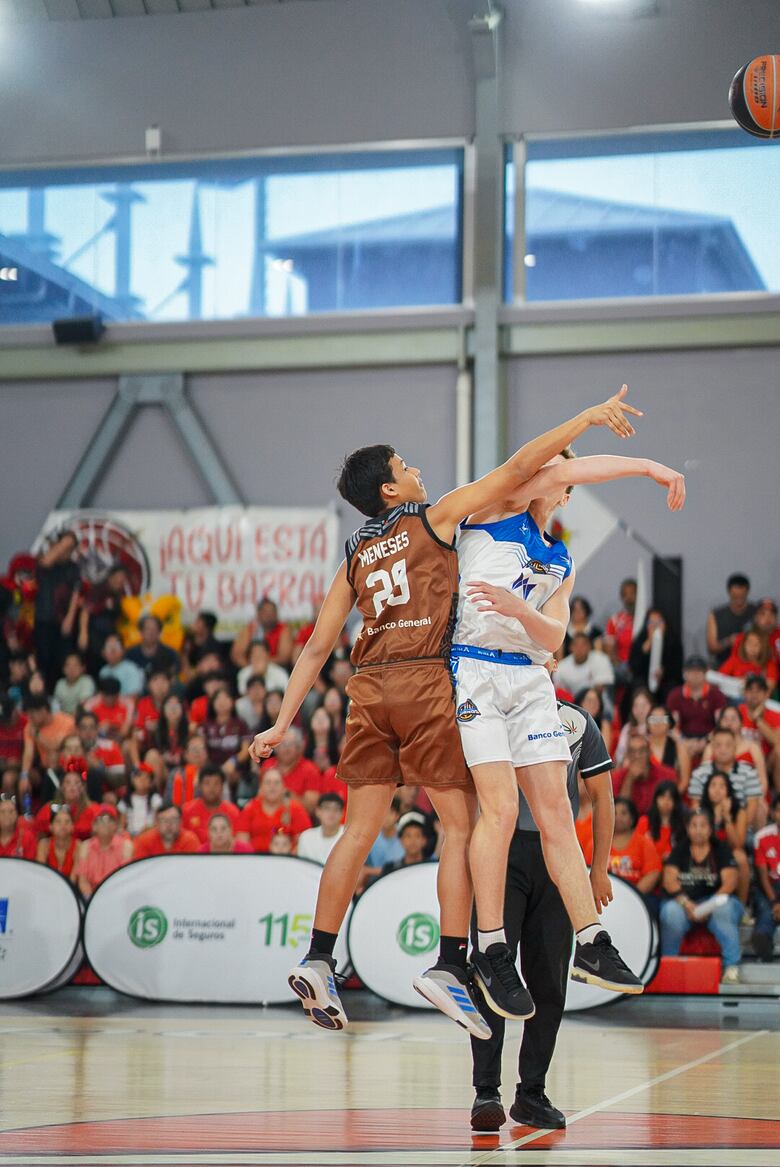 Legends y Titans conquistan las finales en Ludos Basketball