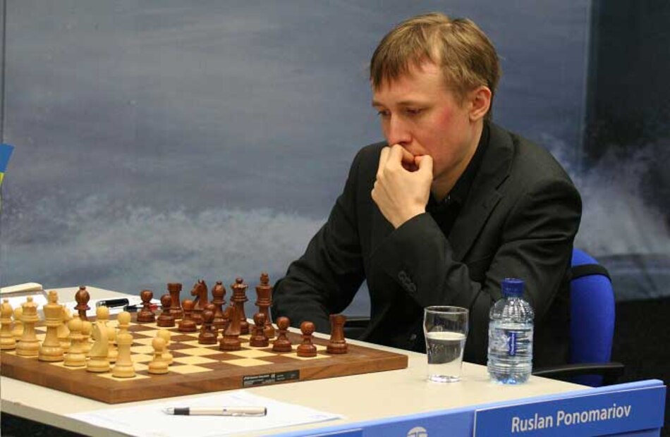 El excampeón de ajedrez Ponomariov participa de una exhibición en Panamá