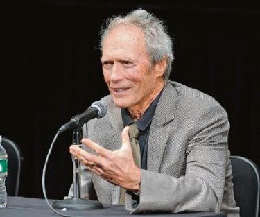Eastwood salva a director de golf