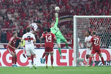 Tres goles de Harry Kane para el doblete del Bayern en Alemania
