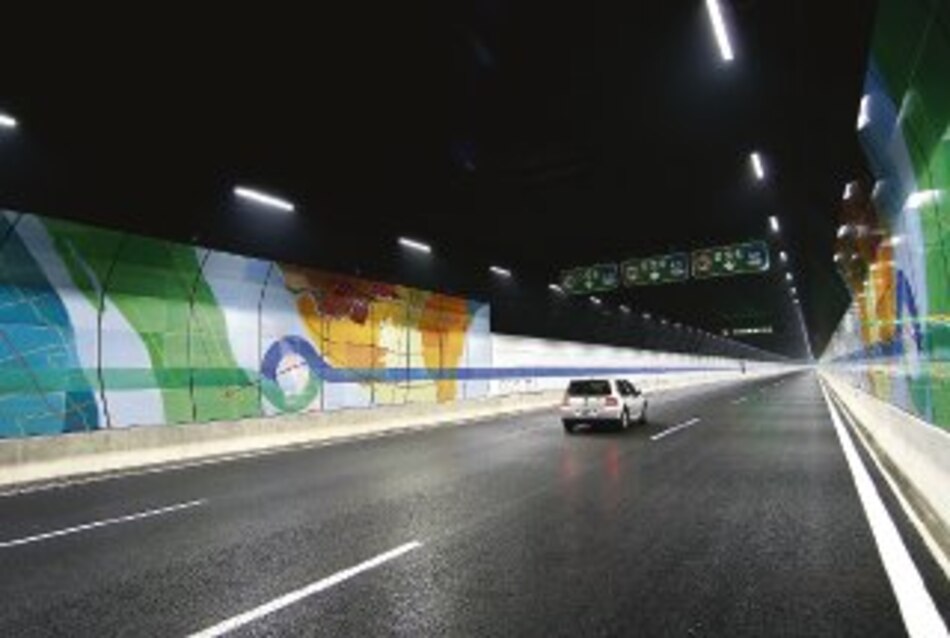 China inaugura puente-túnel