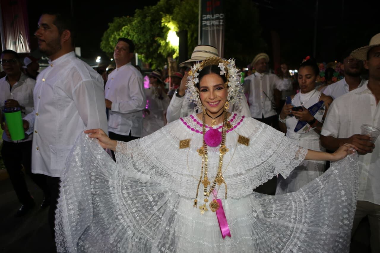 Pollera y Camisilla Conquistan David: ¡Panamá en su Máxima Expresión!