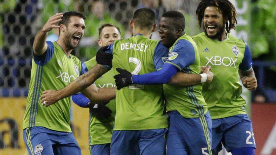 Sounders derrotan 2-0 a Whitecaps con un doblete de Dempsey