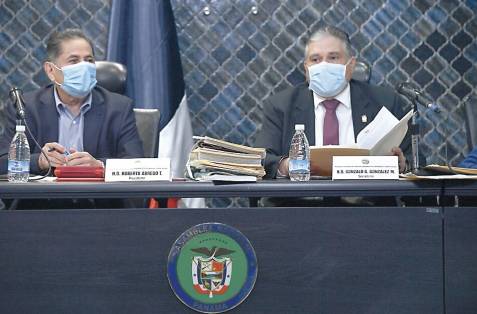 Diputados desempolvan denuncias contra Varela, las remiten al Ministerio Público