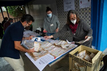 Partido de López Obrador se debilita en la Cámara de Diputados de México
