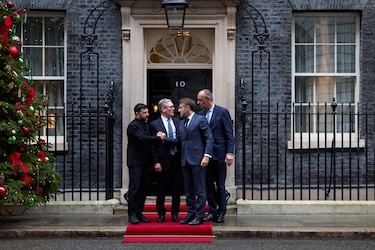 Zelensky y los líderes de Europa terminan su reunión en Londres con pocos avances en un ‘momento crítico’