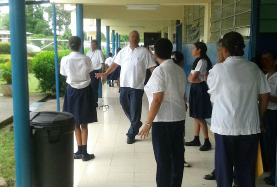 Estudiantes de la escuela Sergio Pérez Delgado de Monagrillo fueron evacuados