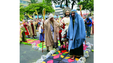 Tradiciones de fervor y recreo