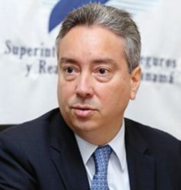 Regulador trata de limitar alzas en pólizas de salud