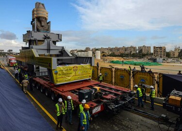 Egipto reubica coloso de Ramsés II en entrada de nuevo museo