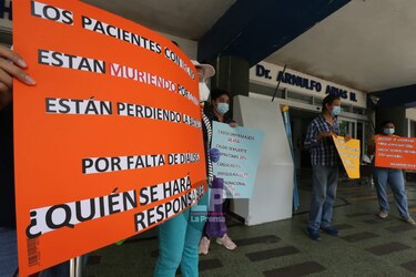 Pacientes con insuficiencia renal crónica piden una mejor atención médica