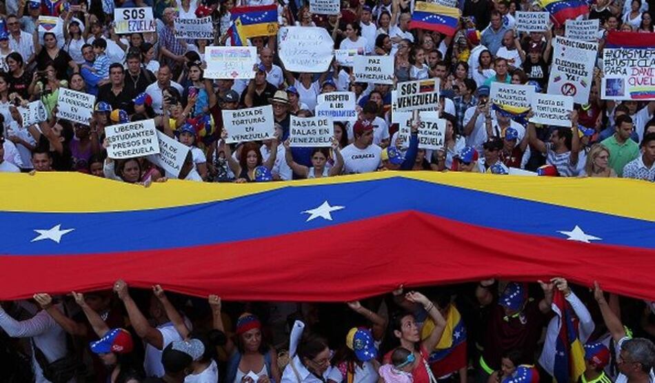 Venezolanos en Panamá se concentran para exigir democracia y respeto a los derechos humanos