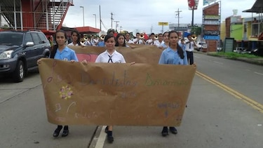 Al son del tambor, docentes del José Daniel Crespo siguen su lucha en las calles