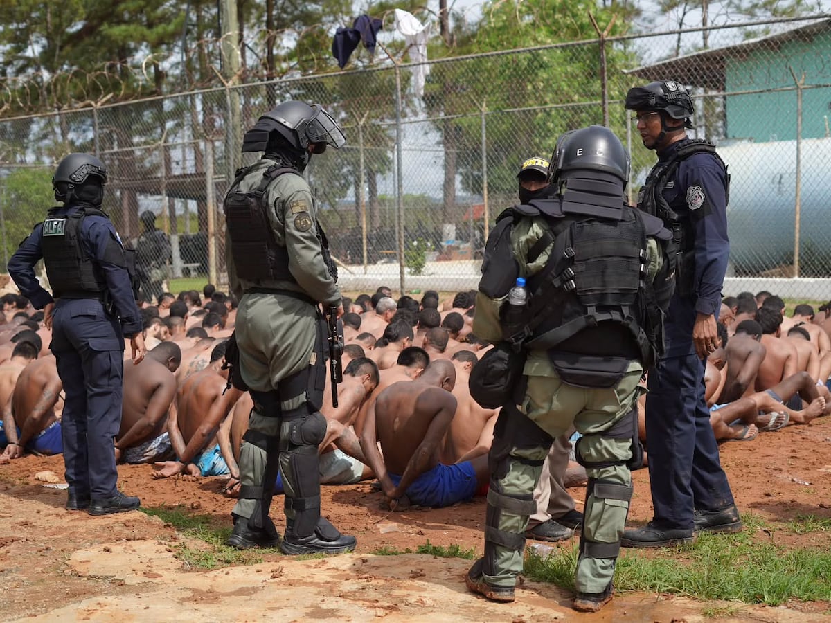 Iglesia denuncia requisas 'humillantes y abusivas' en centros penitenciarios del país