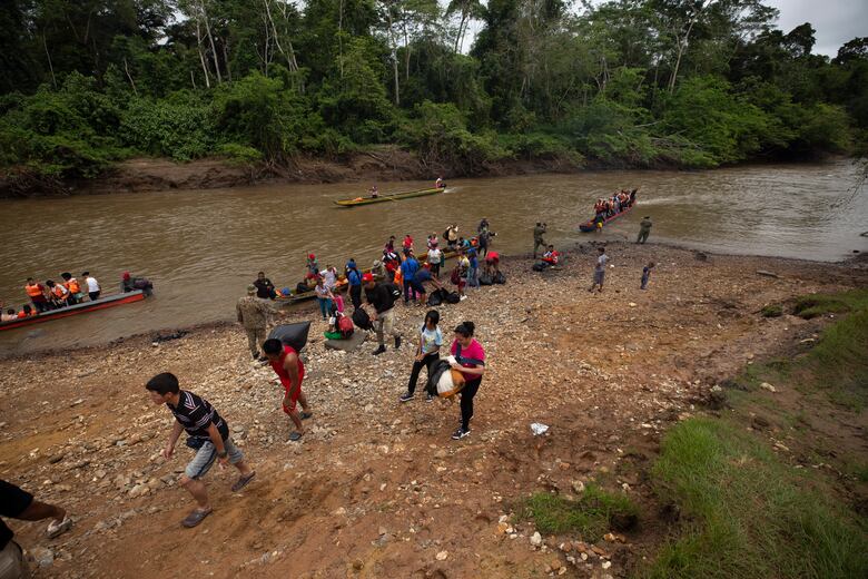Solidaridad entre migrantes, la diferencia entre morir o sobrevivir a la selva del Darién