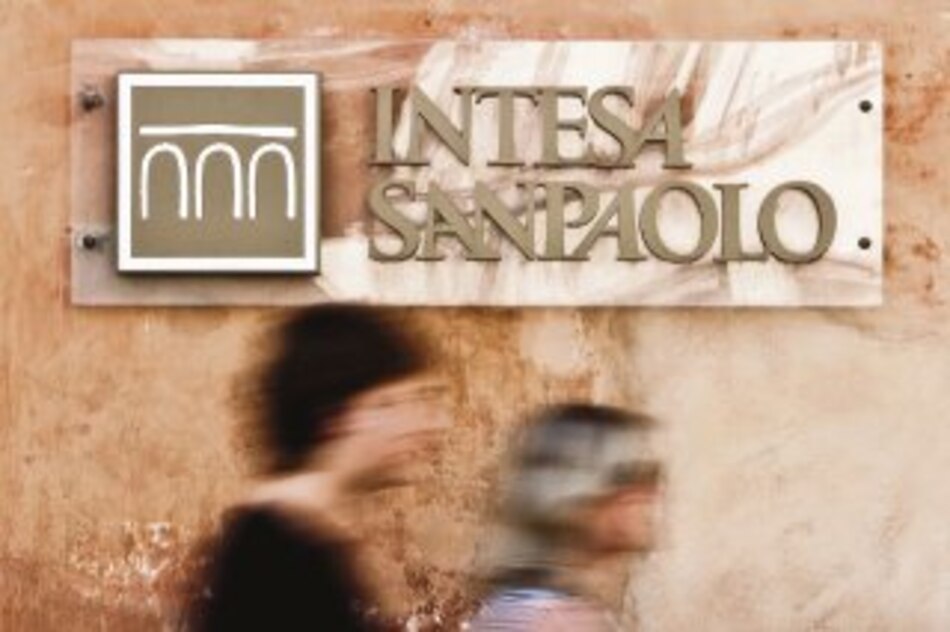 Intesa Sanpaolo dobla ganancias
